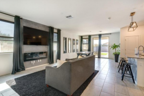 Sunny Arizona Escape with Patio, Grill and Fireplace!